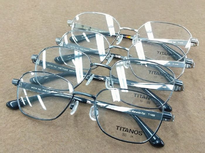 丈夫で長持ちするメガネフレームをお探しの方に「マルマンチタノス」を 
