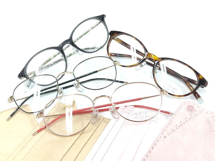 30代から40代の女性におすすめ インディヴィ のメガネとカラーマスクの組合せ 遠近両用メガネ 老眼情報サイト えんきんドットコム 30代から40代の女性におすすめ インディヴィ のメガネとカラーマスクの組合せ 遠近両用メガネ 老眼情報サイト えんきんドットコム