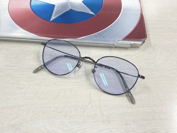マークスタジオ1109 ベータチタン製　軽いメガネ